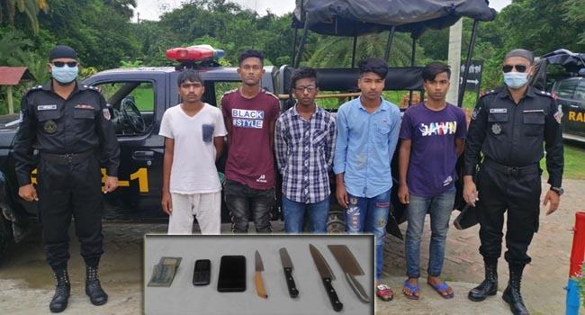 গাজীপুরে ডাকাত দলের ৫ সদস্য আটক, অস্ত্র উদ্ধার