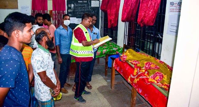 মহম্মদপুরে ফুটবল খেলা দেখতে গিয়ে দর্শকের মৃত্যু
