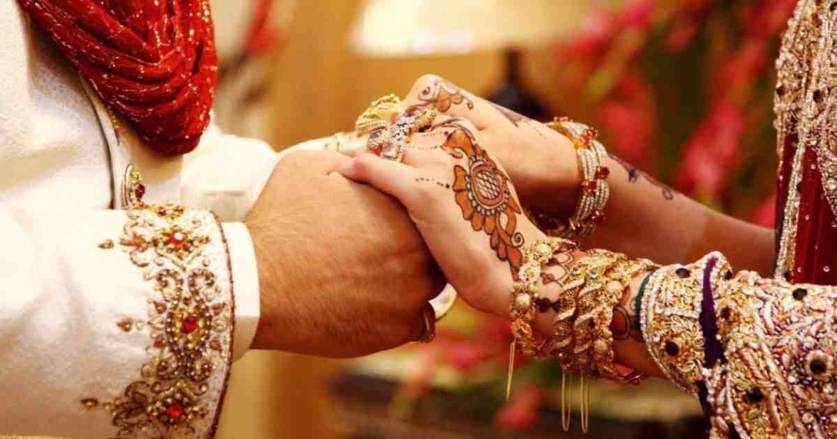 বিয়ের অনুষ্ঠান থামাতে ব্যর্থ করোনা!