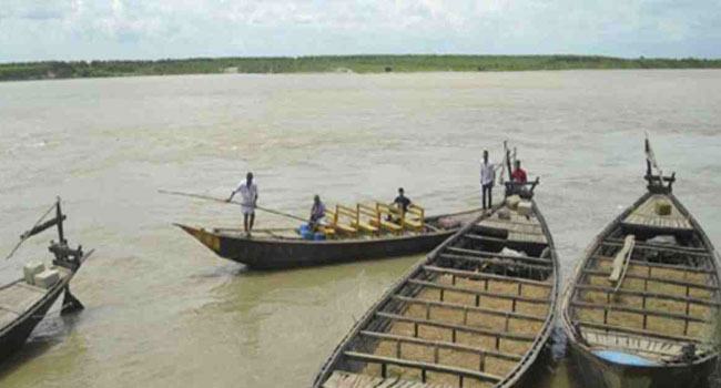 রাজশাহীর পদ্মায় নৌকাডুবি, রাবির ছাত্রীসহ নিখোঁজ ২
