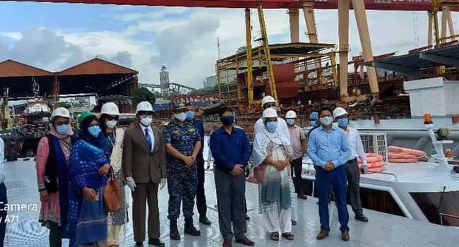 সোনারগাঁওয়ে শিপইয়ার্ড পরিদর্শনে নৌ পরিবহন সচিব