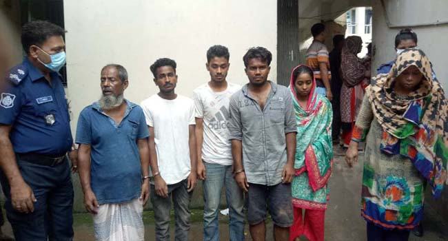 গাজীপুরে আদম ব্যবসায়ীদের উদ্ধার করতে গিয়ে পুলিশের ওপর হামলা, এসআইসহ আহত ৮