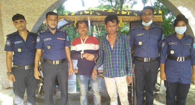 সিরাজদিখানে অটোরিকশাসহ ছিনতাইকারী চক্রের ২ সদস্য আটক
