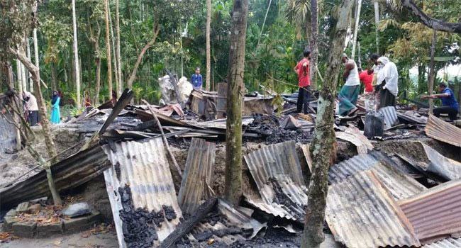 কাউখালীতে গ্যাস সিলিন্ডার থেকে অগ্নিকাণ্ড, অর্ধকোটি টাকার ক্ষয়ক্ষতি
