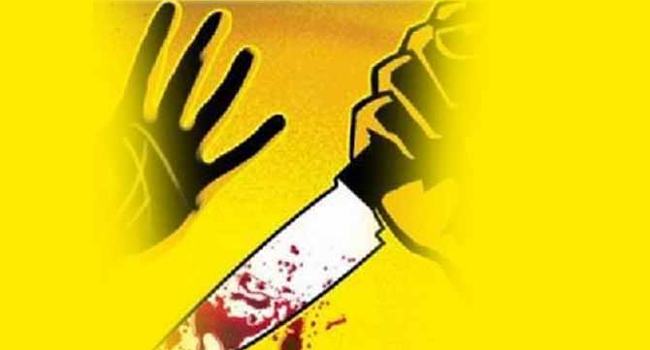 টাঙ্গাইলে ঘুমন্ত স্বামীকে কুপিয়ে স্ত্রীর বিষপান