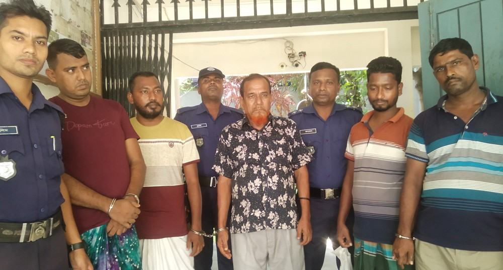 শিবালয়ে অজ্ঞান পার্টির ৫ সদস্য গ্রেফতার
