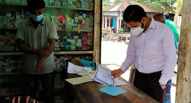 নাগরপুরে মেয়াদোত্তীর্ণ ঔষধ জব্দ, ম্যাজিস্ট্রেট দেখেই দোকানীরা লাপাত্তা