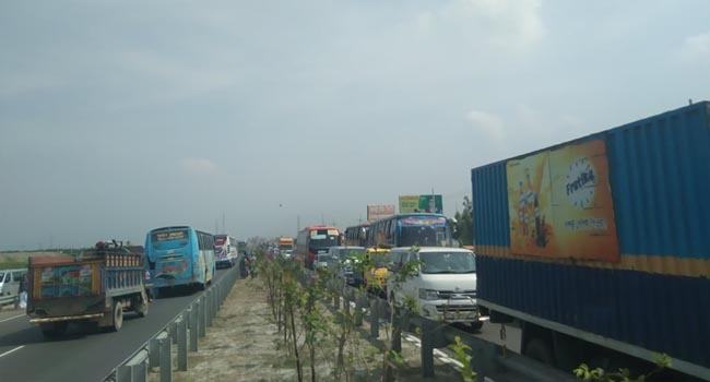 সিরাজদিখানে গাড়ি চাপায় বৃদ্ধা নিহত