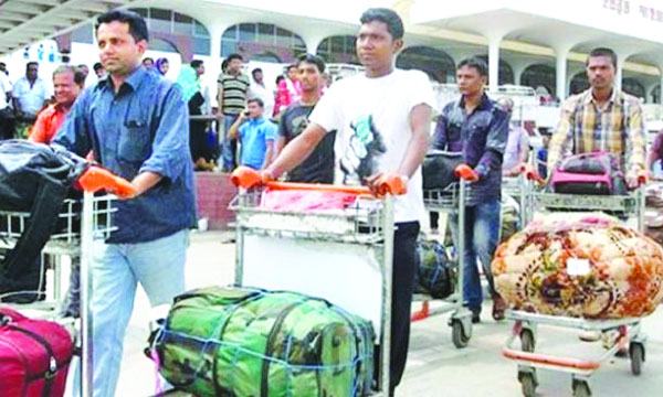 ৫ দিনে ১০ হাজার শ্রমিক দেশে ফিরেছেন