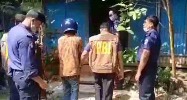 নোয়াখালীতে বিবস্ত্র করে নির্যাতন : তিন আসামি নিয়ে ঘটনাস্থল পরিদর্শন পিবিআই কর্মকর্তাদের