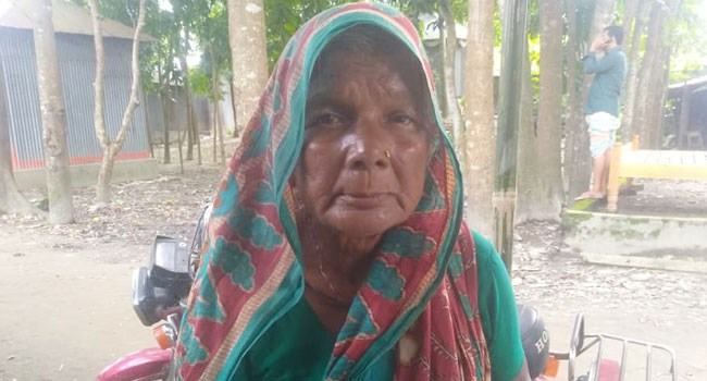 ভিক্ষুক জয়মালার ভাগ্যে জোটেনি ভাতার কার্ড