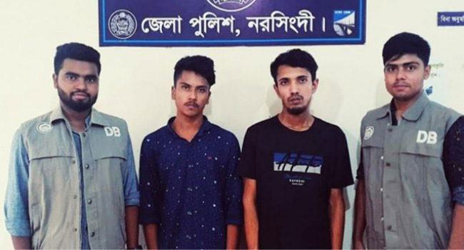 নরসিংদীর শিবপুরে অস্ত্রসহ ২ যুবক আটক