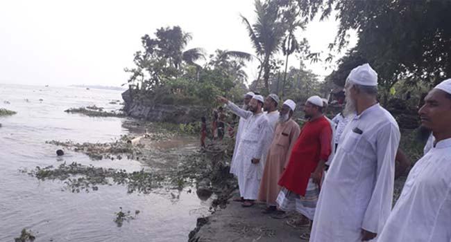 এনায়েতপুরে ভাঙন এলাকা পরিদর্শনে জামায়াত নেতৃবৃন্দ