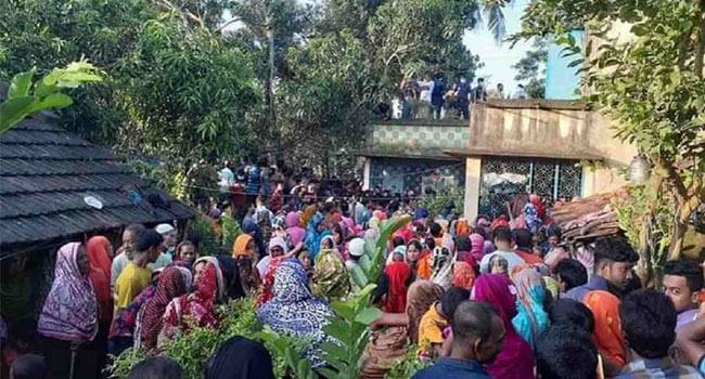 সাতক্ষীরায় মা-বাবা ও দুই সন্তানকে কুপিয়ে হত্যা