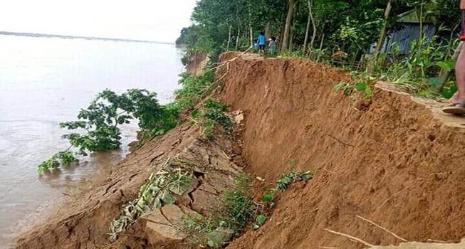 সোমেশ্বরী নদী ভাঙ্গনে আতঙ্কে ৯ গ্রামের বাসিন্দা
