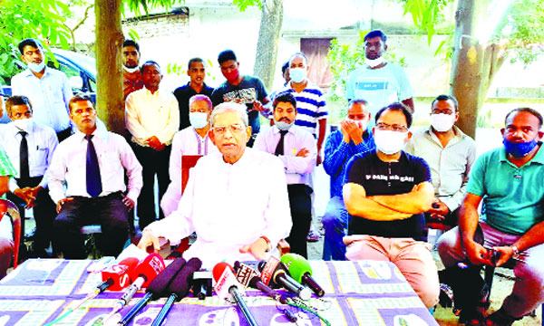 নির্বাচন কমিশন সরকারের এজেন্ডা বাস্তবায়ন করছে : মির্জা ফখরুল
