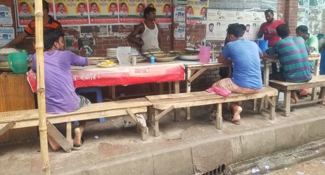 আলুর মূল্যবৃদ্ধির প্রভাব গরীবের ভাত-সিঙ্গাড়ায়, চাহিদা বেড়েছে রুটি-কলায়
