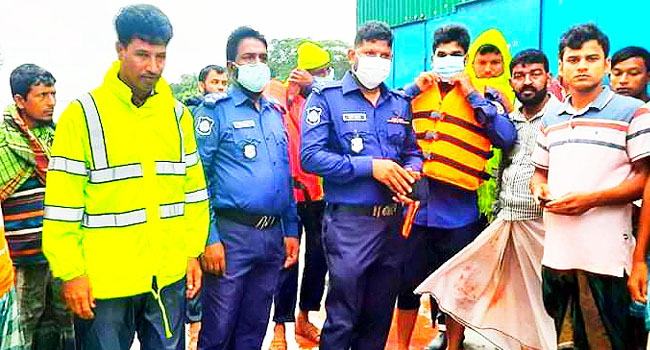 রাঙ্গাবালীতে স্পিডবোট ডুবির ঘটনায় এখনো নিখোঁজ ৫