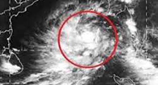 উপকূল অতিক্রম করলো নিম্নচাপ, সতর্ক সংকেত বহাল