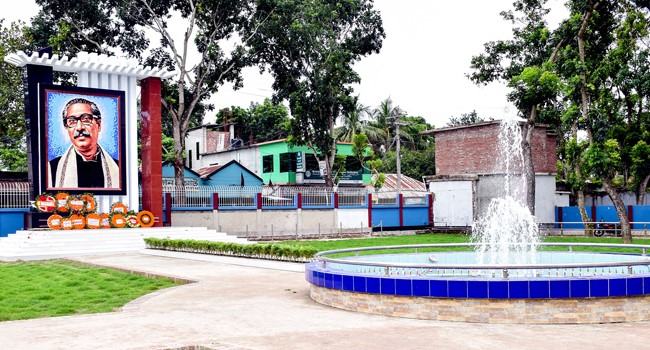 মহম্মদপুরে বঙ্গবন্ধু ম্যুরাল ফের উদ্বোধনের দাবি