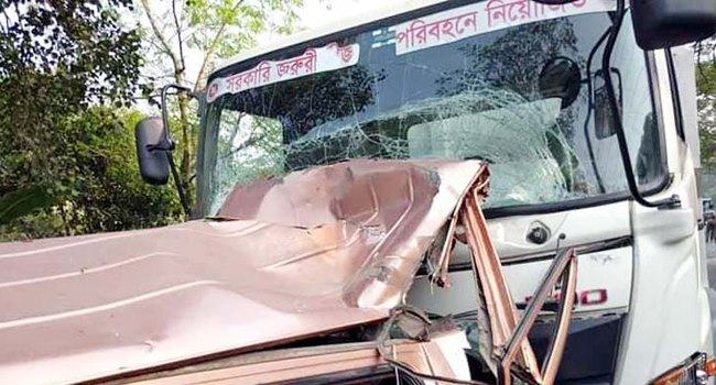কুষ্টিয়ায় ট্রাক-অ্যাম্বুলেন্স মুখোমুখি সংঘর্ষে ৫ জন নিহত