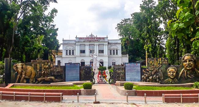 গাজীপুরে ঘুষ না দেওয়ায় আইনজীবীর স্বামী লাঞ্চিত