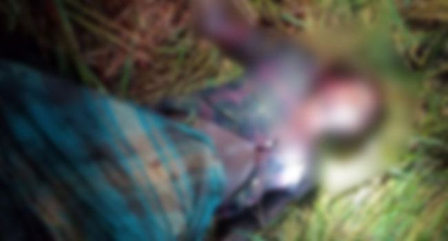 ধান ক্ষেতে মিলল যুবকের গলা কাটা লাশ