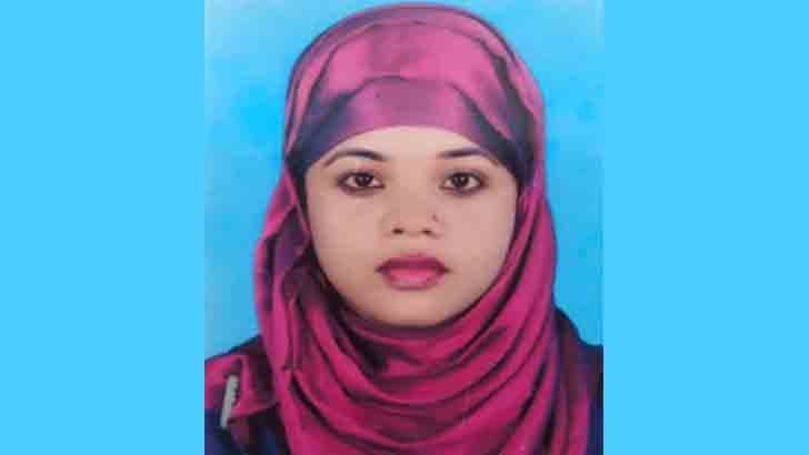 যৌতুক না পেয়ে স্ত্রীকে কুপিয়ে হত্যা, স্বামী পলাতক