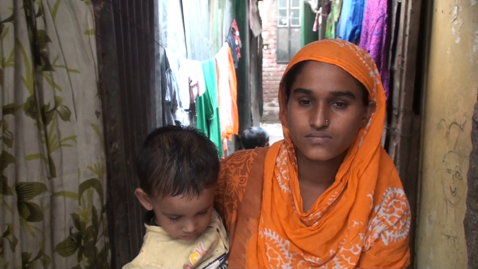 রিকশা চালিয়ে ঋণের টাকা যোগাচ্ছেন জান্নাত বেগম