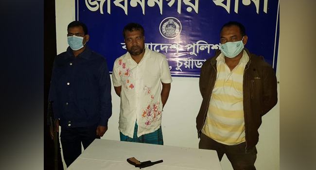 জীবননগরে অস্ত্রসহ ডাকাত সালাম গ্রেফতার