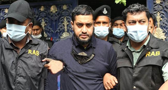 যেভাবে সেলসম্যান থেকে হাজার কোটি টাকার মালিক গোল্ডেন মনির