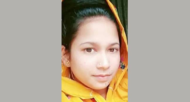 গভীর রাতে শ্বশুর ঘুম থেকে উঠে দেখে পুত্রবধূ উধাও!
