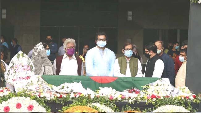 আলী যাকেরের লাশ মুক্তিযুদ্ধ জাদুঘরে, বাদ আসর বনানীতে দাফন