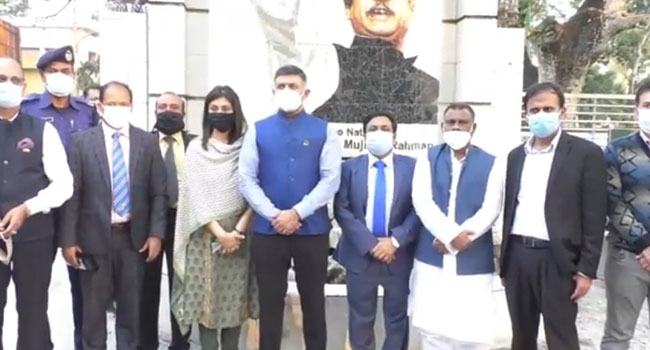 বেনাপোল বন্দর পরিদর্শন করলেন ভারতীয় হাই কমিশনার