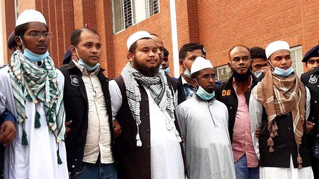 ভাস্কর্য ভাঙার কথা স্বীকার করে যা বলেছে দুই যুবক