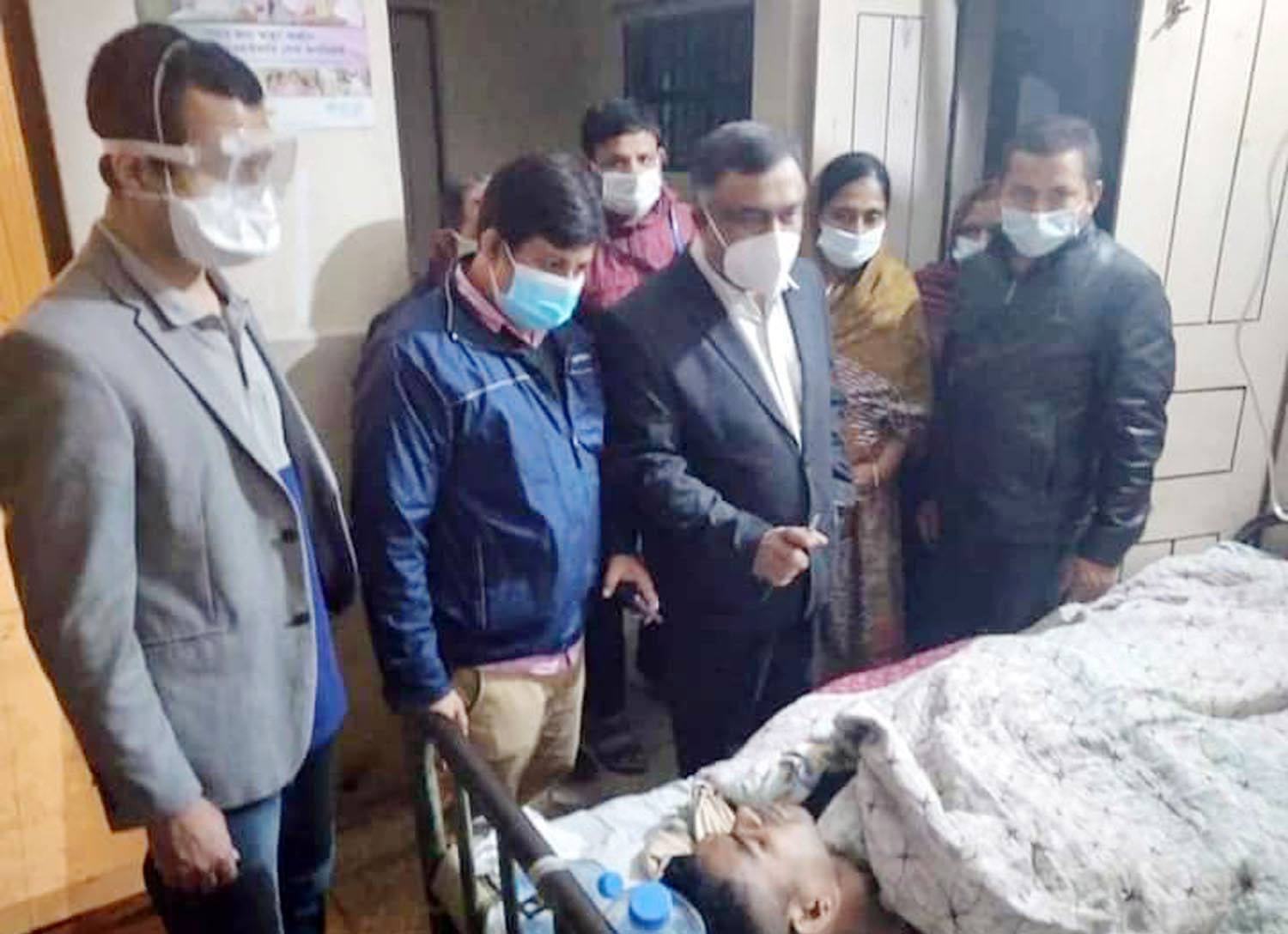 রেস্তোরাঁর খাবার খেয়ে দেড় শ’ পুলিশ সদস্য অসুস্থ