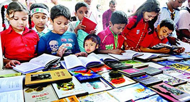 ভার্চুয়ালি নয়, সবার উপস্থিতিতে হবে বইমেলা