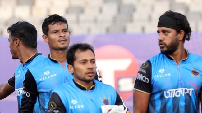 সতীর্থকে মারতে উদ্যত হওয়ায় মুশফিকের জরিমানা