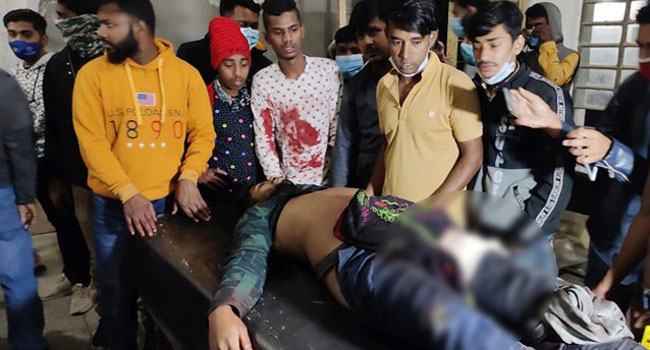 ‘চিৎকার শুনে যেয়ে দেখি মাটিতে রক্তাক্ত অবস্থায় পড়ে আছে বন্ধু’