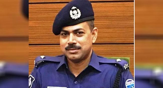 প্রদীপরা নৈতিক সঙ্কটকে গভীর করছেন