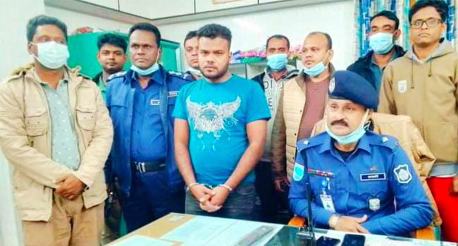 ঘিওরে চাঁদা আদায়ের সময় ভুয়া এসআই আটক