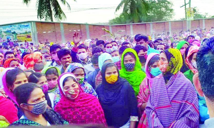 গাজীপুরে দ্বিতীয় দিনেও পোশাক শ্রমিকদের বিক্ষোভ অবরোধ