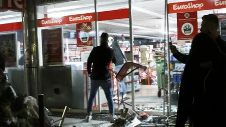 জার্মানির বার্লিনে গোলাগুলিতে আহত চার