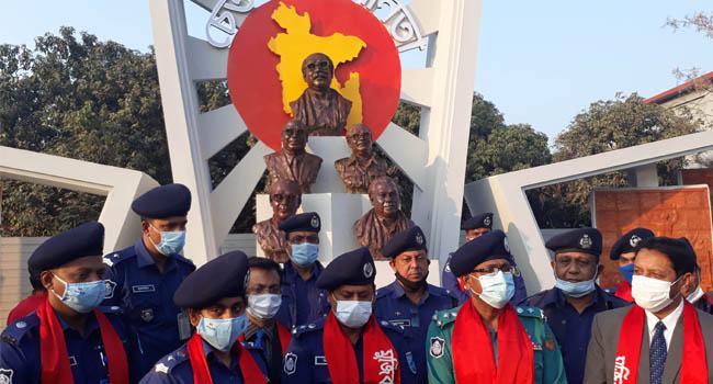 দারিদ্রতা জাদুঘরে; দেশ উন্নয়নের মহাসড়কে : আইজিপি