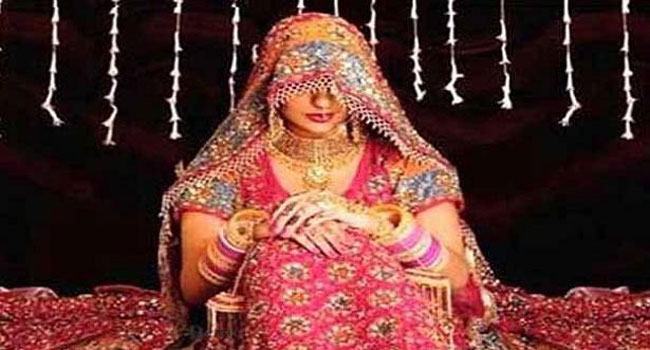 বিয়ের ১৮ দিন পর প্রেমিকের হাত ধরে নববধূ উধাও