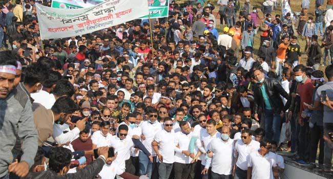 ছাত্রদলের প্রতিষ্ঠা বার্ষিকীতে মিছিল-শোডাউন
