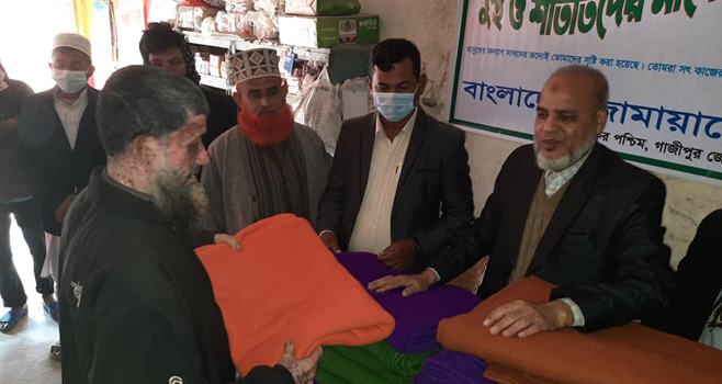 নতুন বছরের উপহার নিয়ে মানুষের পাশে জামায়াত