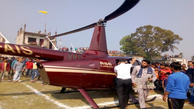 বাবা-ছেলের বিরোধ মেটাতে হেলিকপ্টারযোগে আসক টিম, জনরোষে সালিশ পণ্ড