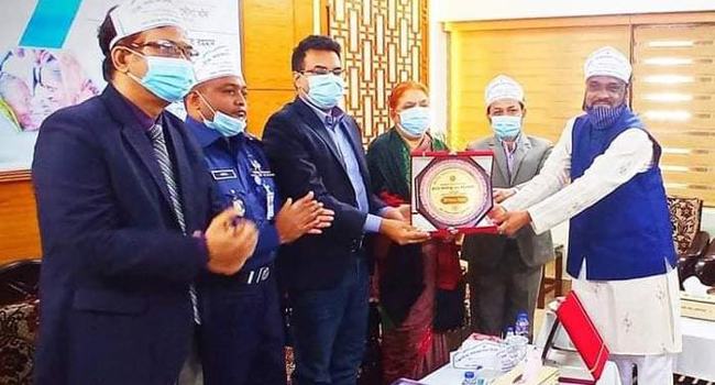 বিতর্কিত আওয়ামী লীগ নেতাকে সম্মাননা : ব্যাখ্যা চাইলেন ডিসি
