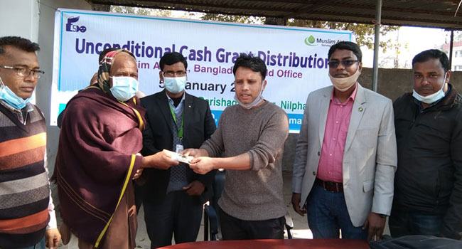 সৈয়দপুরে দরিদ্রদের মাঝে মুসলিম এইডের অর্থ সহায়তা